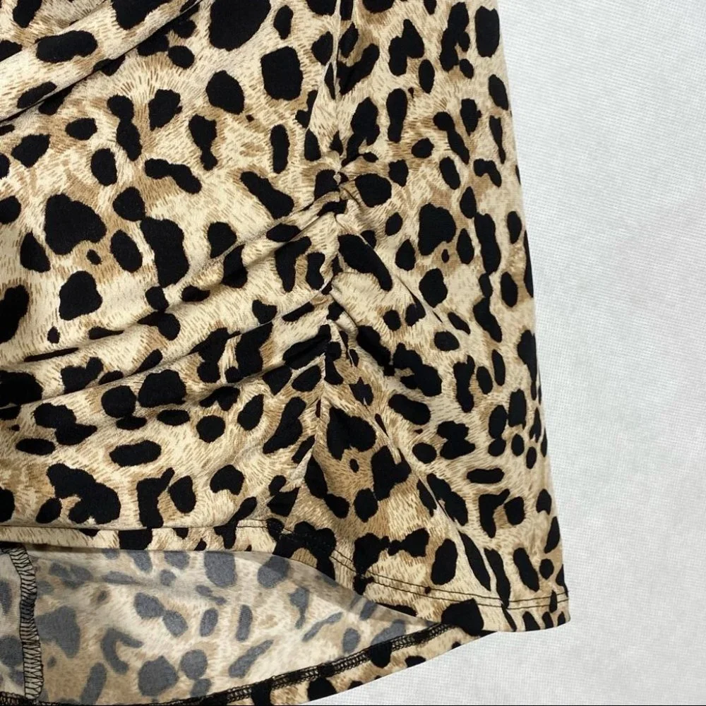 Vince Camuto Leopard Print 3/4 Sleeves Top - Picture 4 of 7